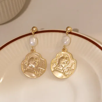 S925 Серебряные серьги-гвоздики для ушей Натуральный жемчуг с рельефами ретро-фигур Латунь с золотым наполнением Корея Ювелирные изделия для женщин 2023