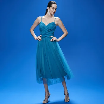 Светло-голубое платье для вечеринок Миди Спагетти Бретели Линия Простые свадебные платья для женщин 2023 Платья для выпускного вечера без рукавов Tea Length